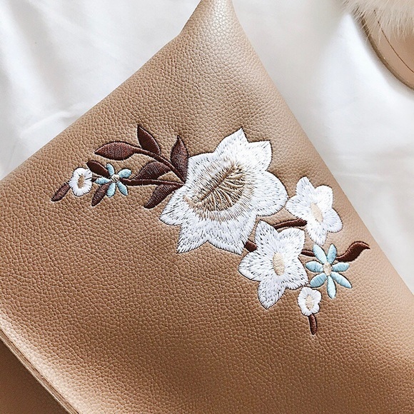 🆕 PROVENCE Floral Embroidered Bag - Picture 4 of 8